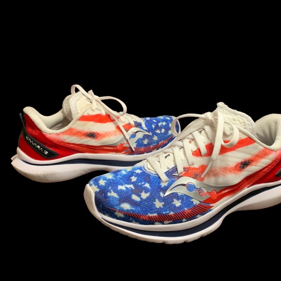 SAUCONY Kinvara USA Red, White, and Blue Running Shoes Woman’s Size 6 - Picture 3 of 10